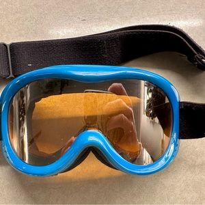 Kids S4 ski goggles, blue with an amber tint.